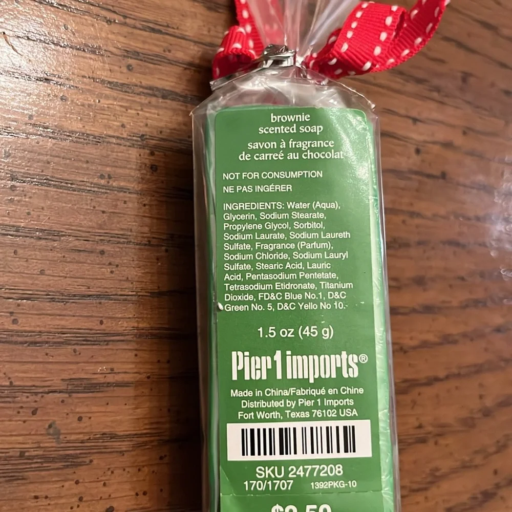 Set of 3 brownie scented Pier‎ 1 holiday soaps, NWT